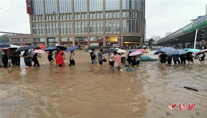 鄭州暴雨已致12人遇難 洪澇災(zāi)害嚴(yán)重